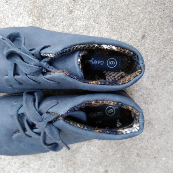 Boy's boots - Picture 3 of 3